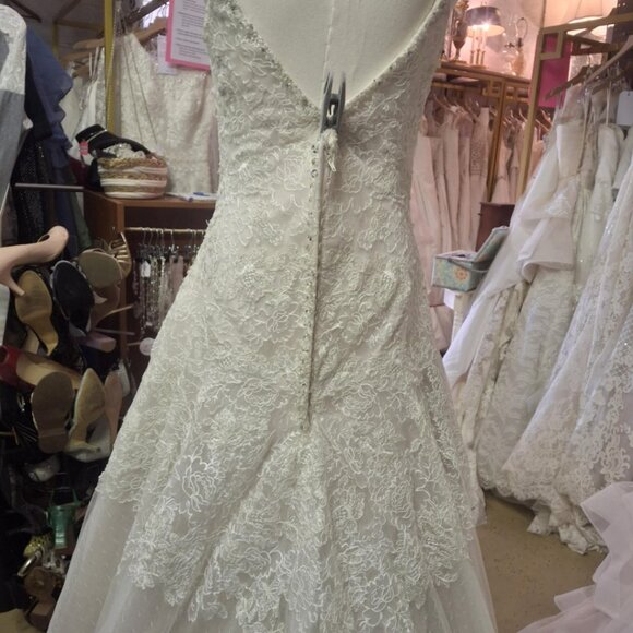 Sophia Tolli "Jupiter" Wedding Gown (Unaltered) - Picture 7 of 16